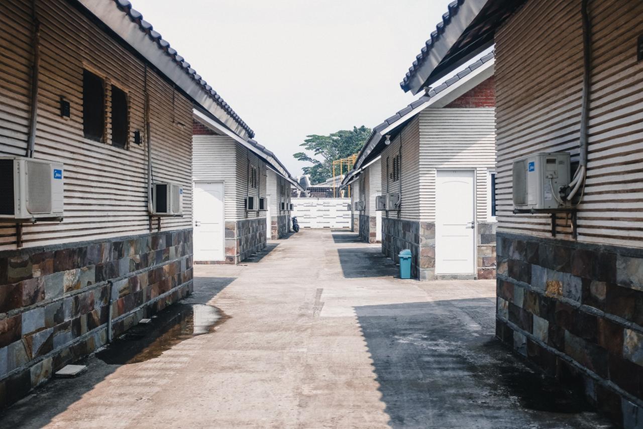 Отель Reddoorz Near Sirkuit Sentul Богор Экстерьер фото